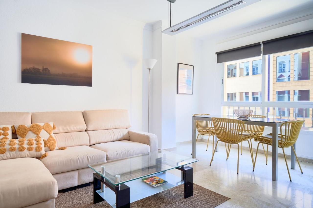 Apartamento 3 Dormitorios Centrico - Parking Incluido Malaga Luaran gambar