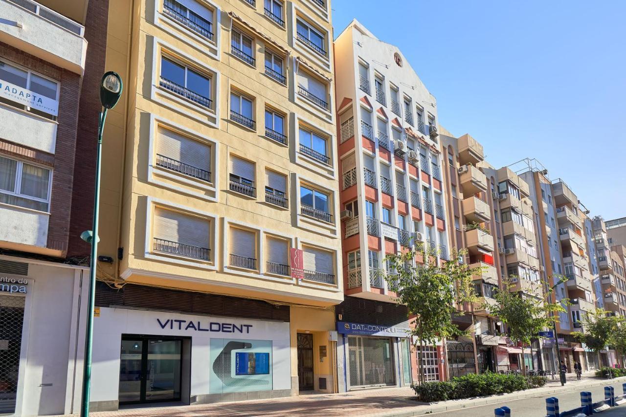Apartamento 3 Dormitorios Centrico - Parking Incluido Malaga Luaran gambar