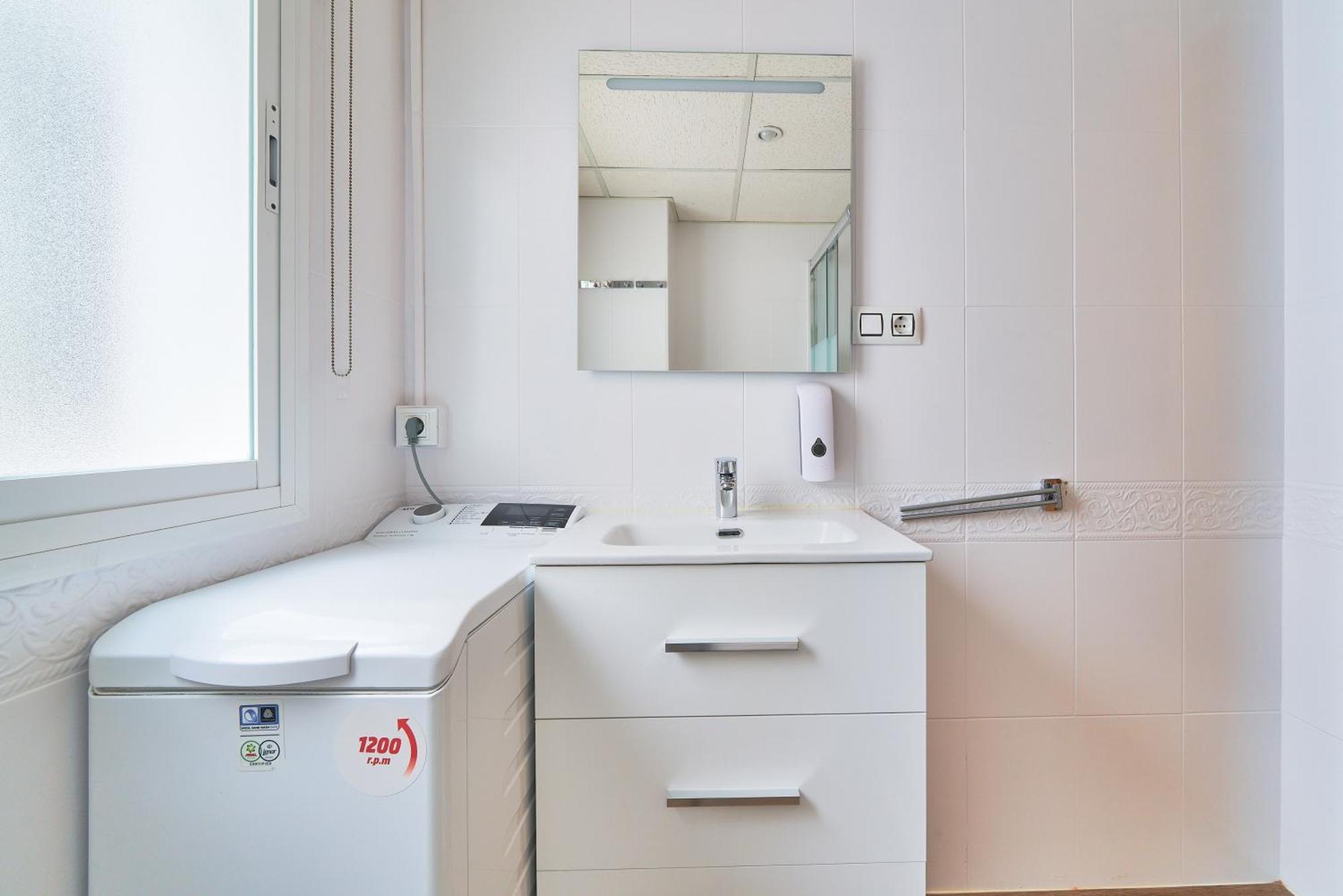Apartamento 3 Dormitorios Centrico - Parking Incluido Malaga Luaran gambar