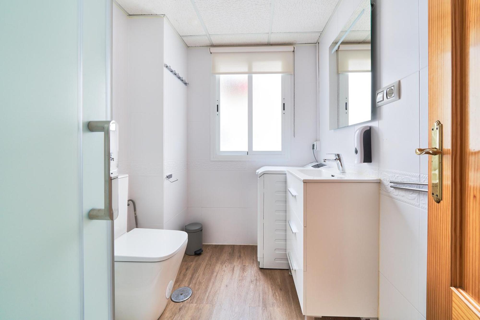 Apartamento 3 Dormitorios Centrico - Parking Incluido Malaga Luaran gambar